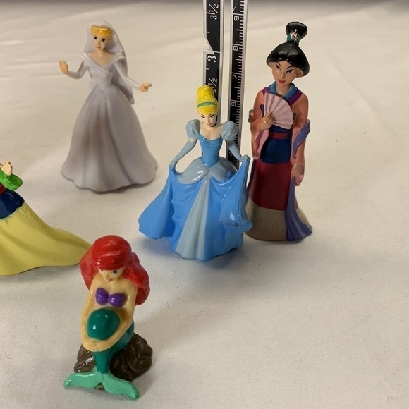Disney Princess Figurines - Lot of 7 - Picture 10 of 11